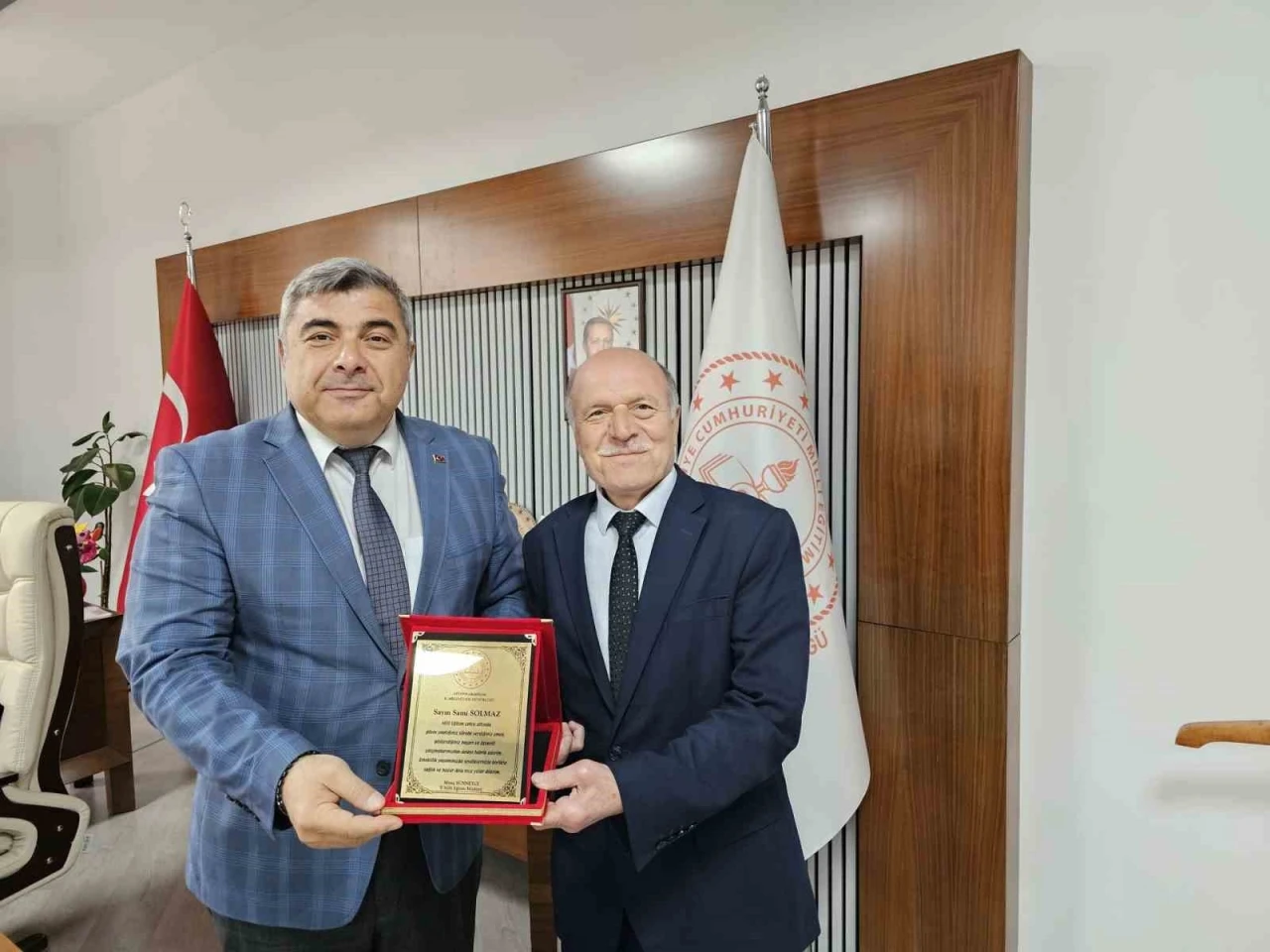 Yılların emektar eğitimcisi emekliye ayrıldı
