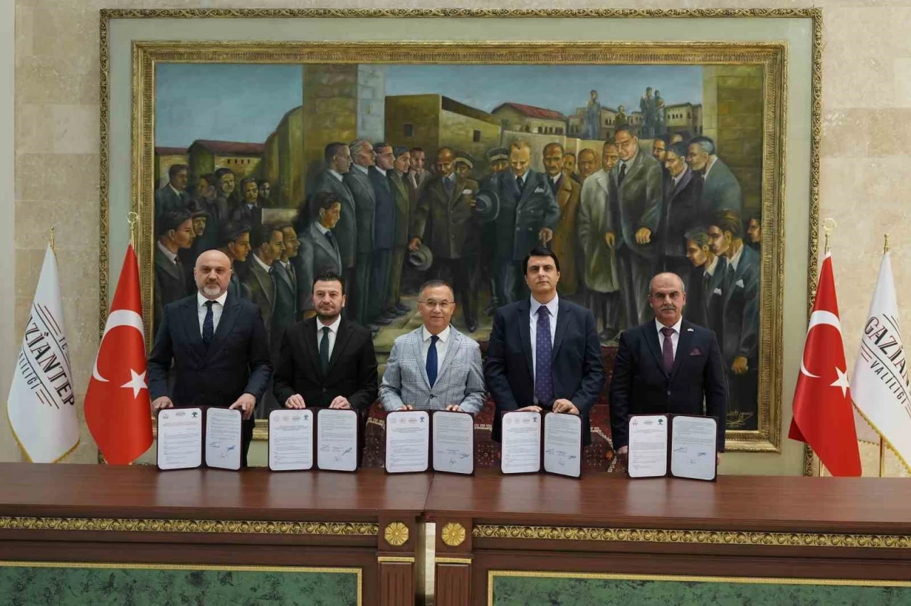 Yılmaz&rsquo;dan &ouml;ğrencilere 3 ayrı destek
