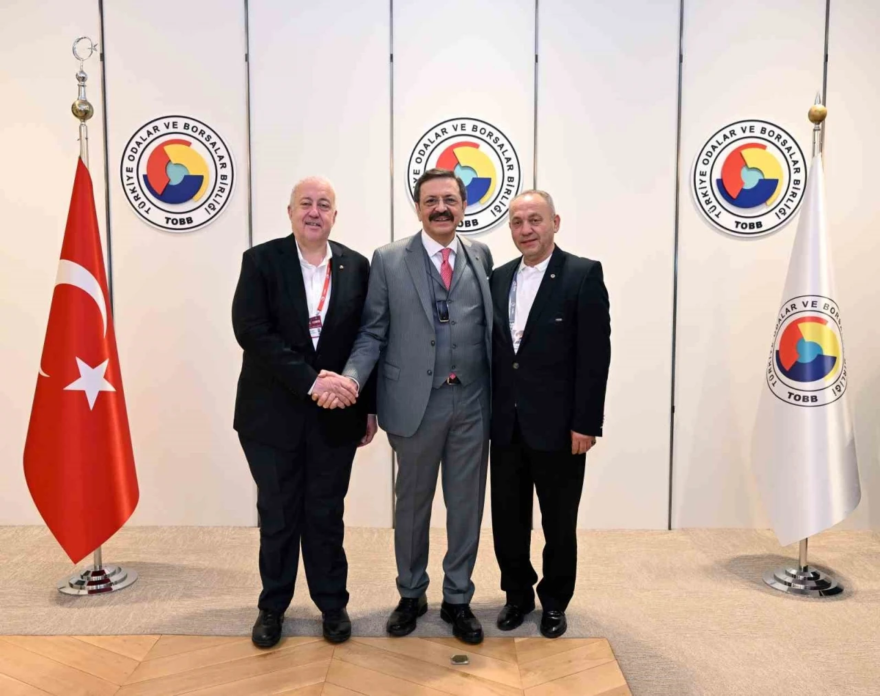 Yılmaz: &quot;Türkiye ekonomisine hep birlikte sahip çıkmalıyız&quot;
