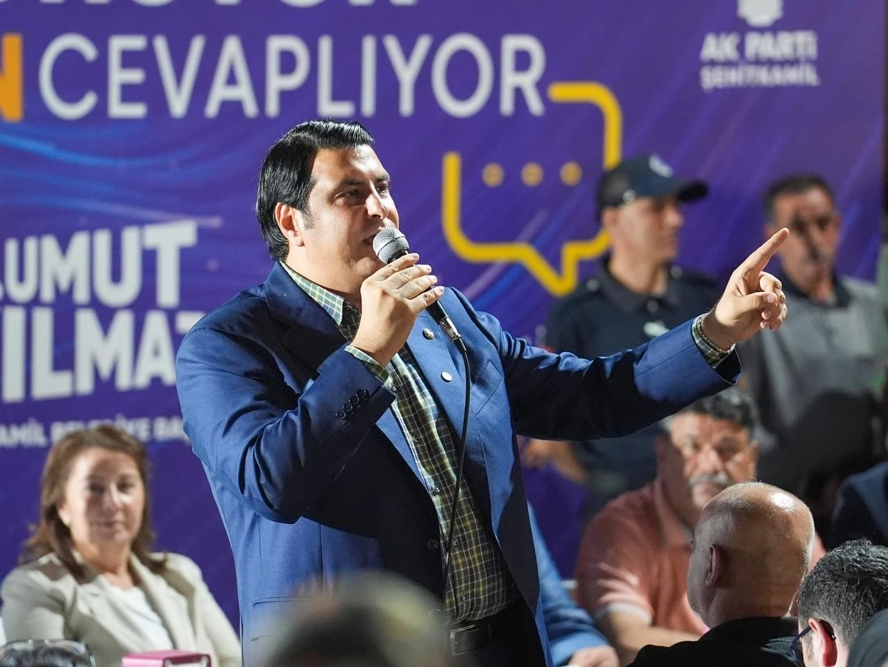 Yılmaz, Yama&ccedil;oba ve 29 Ekim Mahallelerinde vatandaşlarla buluştu
