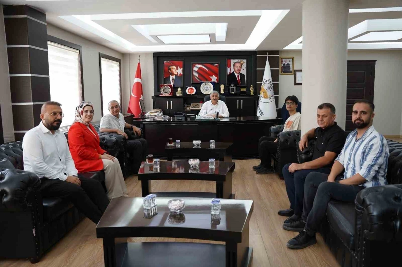 YKS Adıyaman il birincisi Musa Çelebi’den Başkan Hallaç’a ziyaret
