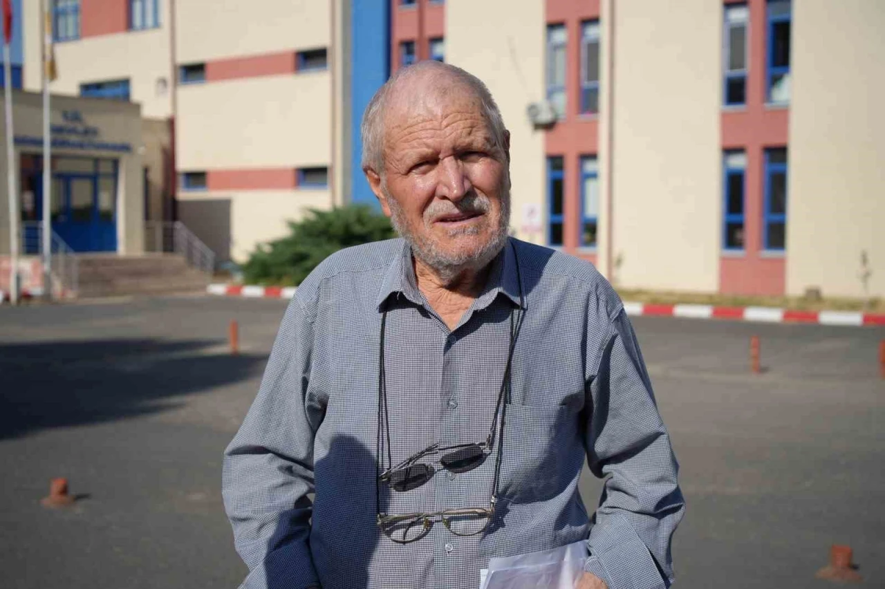 YKS’nin en yaşlı adayı 81 yaşındaki &quot;Bilge Dede&quot; 8. kez sınav heyecanı yaşadı
