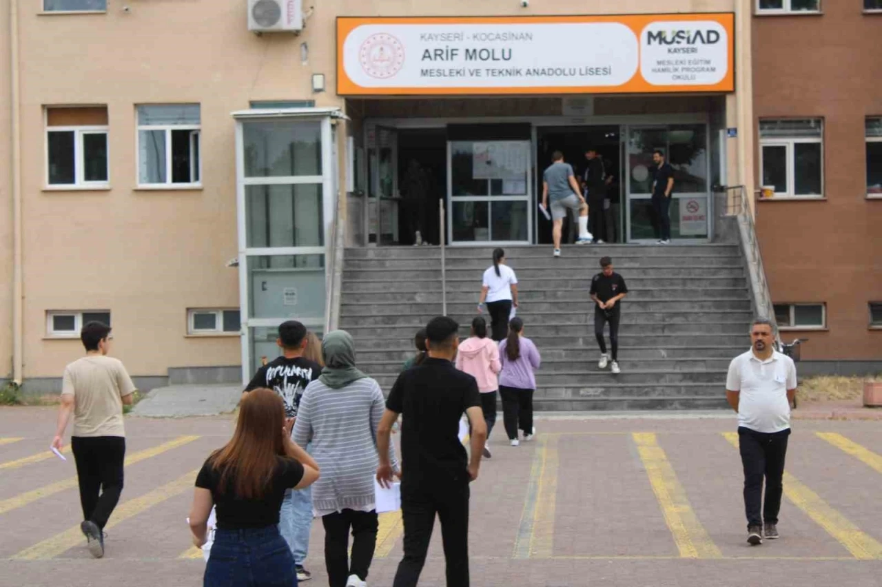 YKS’nin ikinci oturumu başladı
