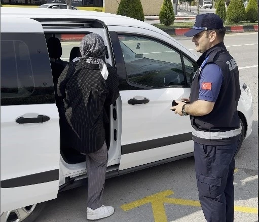 YKS sınavında adayların imdadına zabıta yetişti
