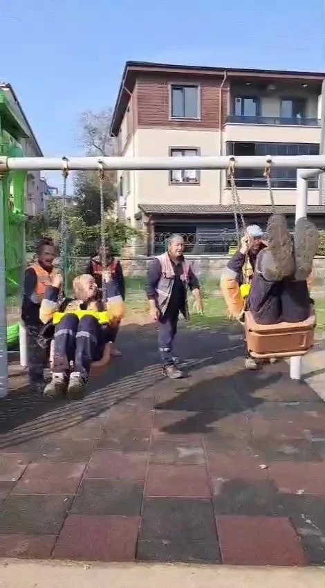 Yoğun çalışma temposuna salıncak molası verdiler
