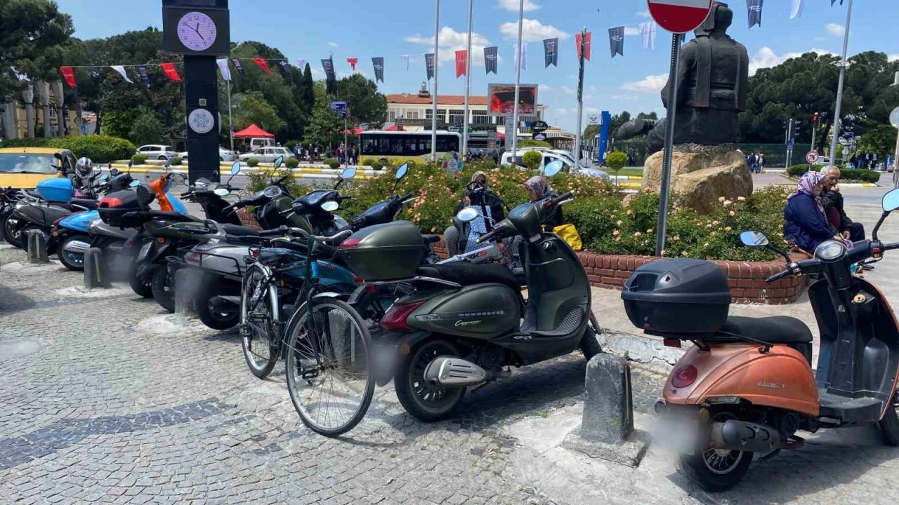 Yoğun trafikten ka&ccedil;an vatandaşlar motosiklete y&ouml;neliyor
