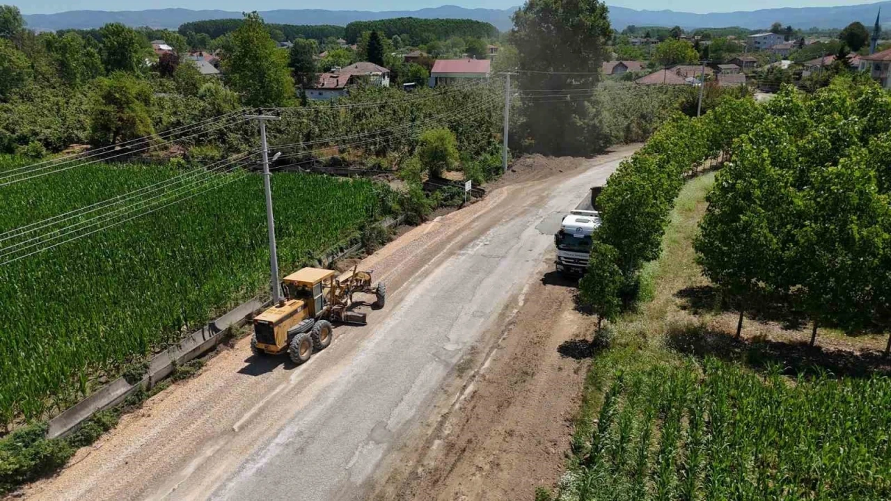 Yol genişletme çalışmaları devam ediyor
