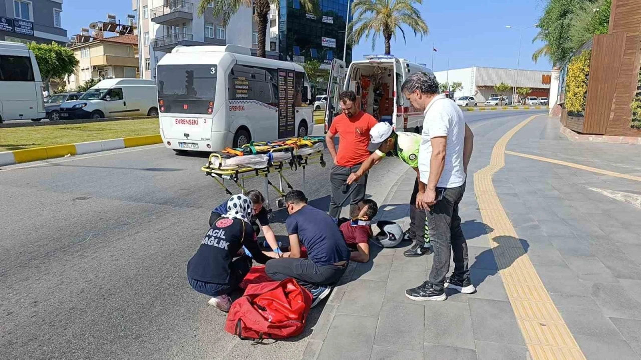 Yola taşan su kazaya neden oldu, motosiklet sürücüsü yaralandı
