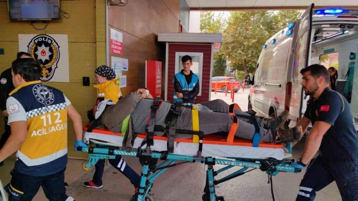 Yolcu dolu minibüs ciple çarpıştı, 11 kişi yaralandı
