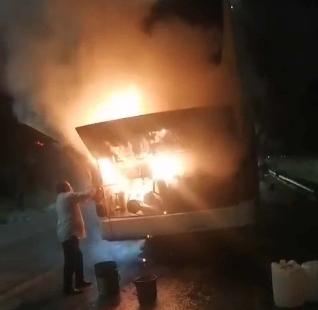 Yolcu otobüsünde yangın paniği