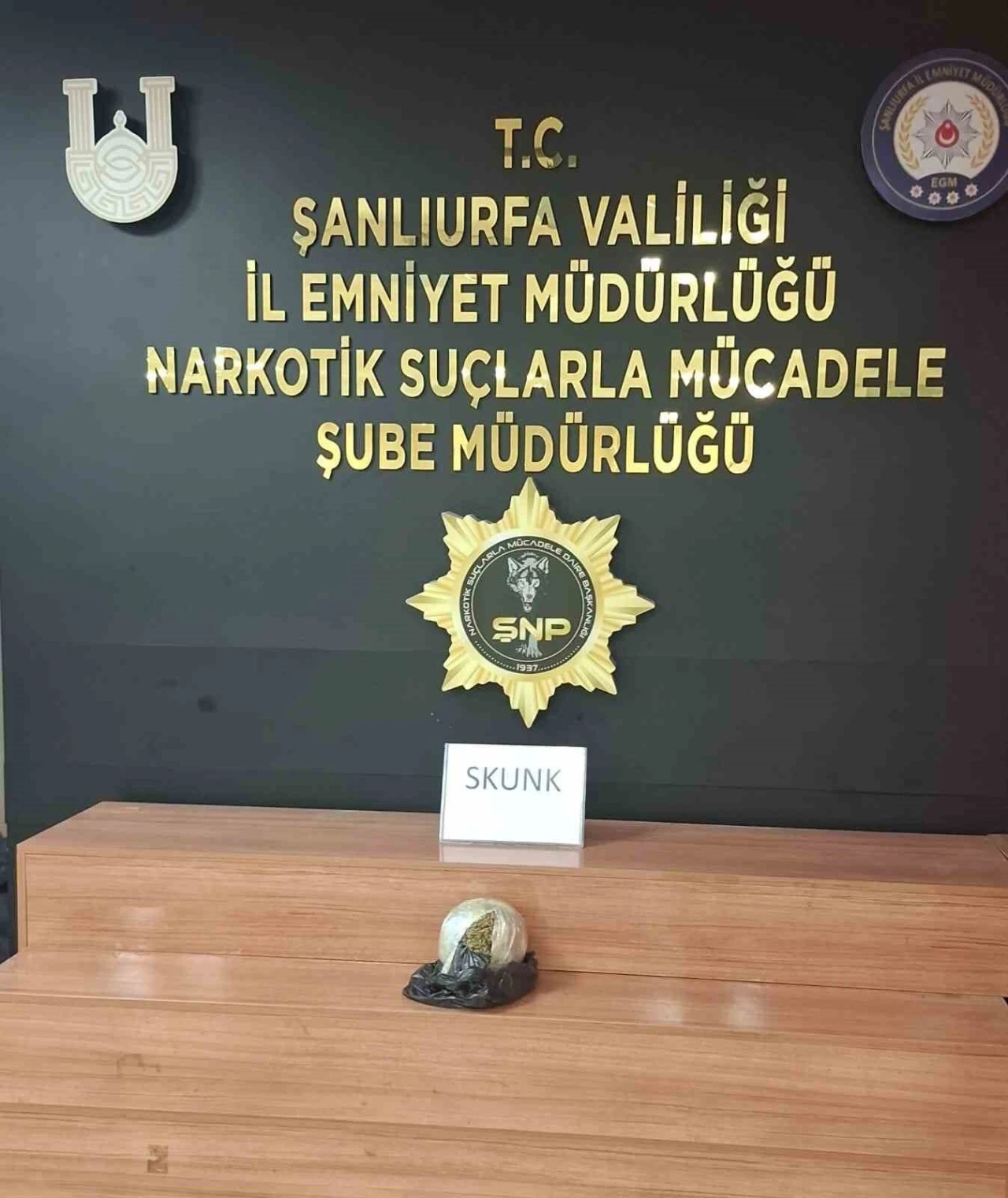 Yolcunun çantasından uyuşturucu çıktı
