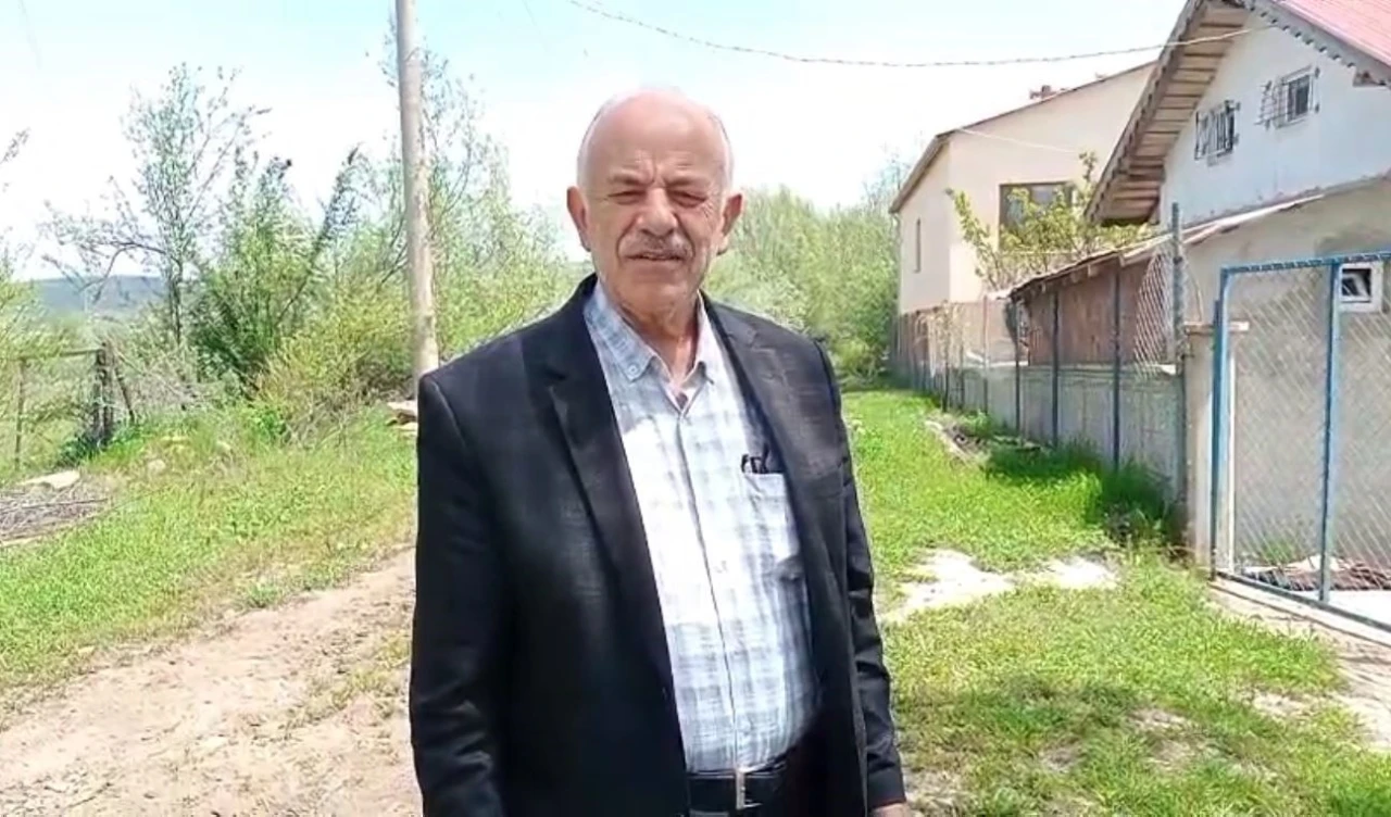 Yolda rastladığı yavru baykuşla kurduğu diyalog iç ısıttı
