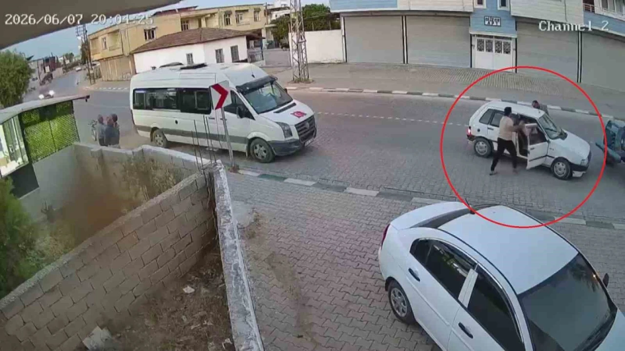 Yolunu trakt&ouml;rle kesen kuzenlerinden demir sopalı meydan dayağı yiyen kuyumcunun dişleri kırıldı
