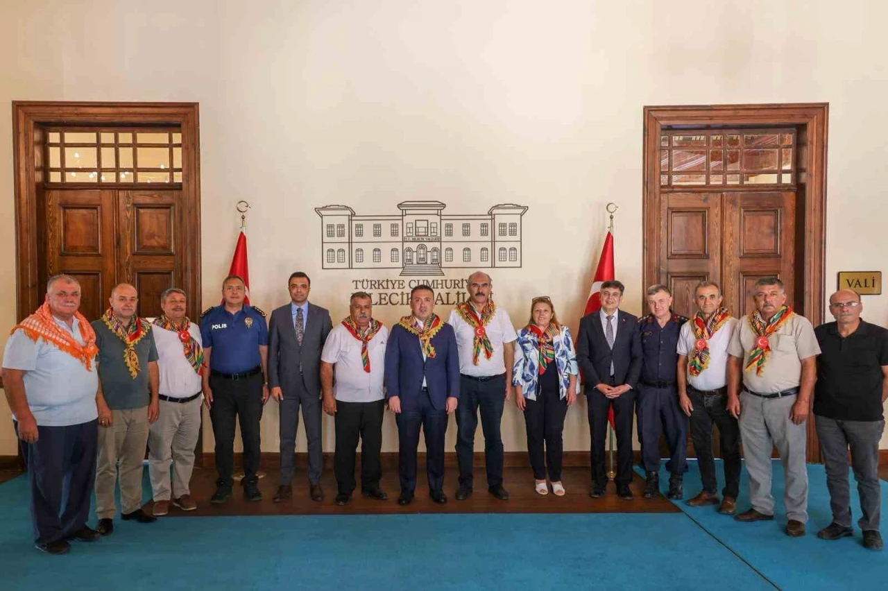 Yörük-Türkmen temsilcilerinden Vali Sözer’e ziyaret

