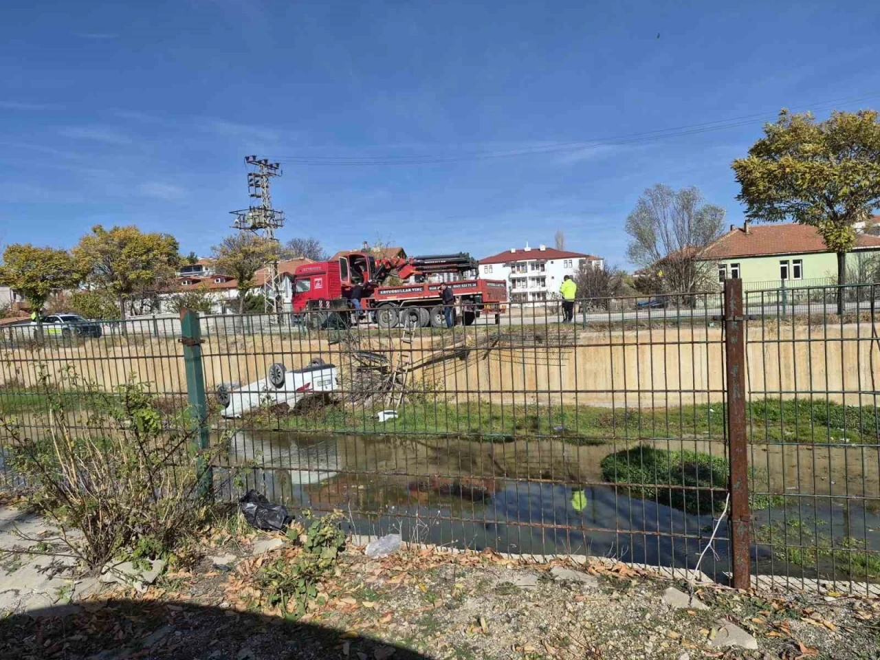 Yozgat’ta araç kanala uçtu 1 kişi yaralandı
