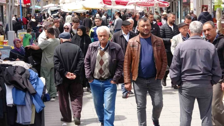 Yozgat’ta çarşı ve pazarda bayram yoğunluğu yaşanıyor
