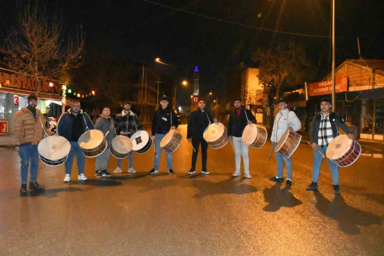 Yozgat’ta davulcular mesailerine başladı