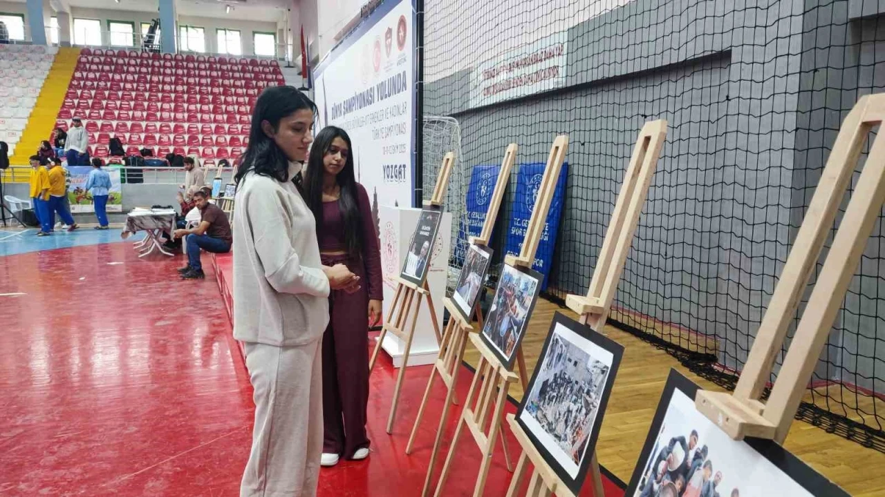 Yozgat’ta güreş müsabakalarında Filistin unutulmadı
