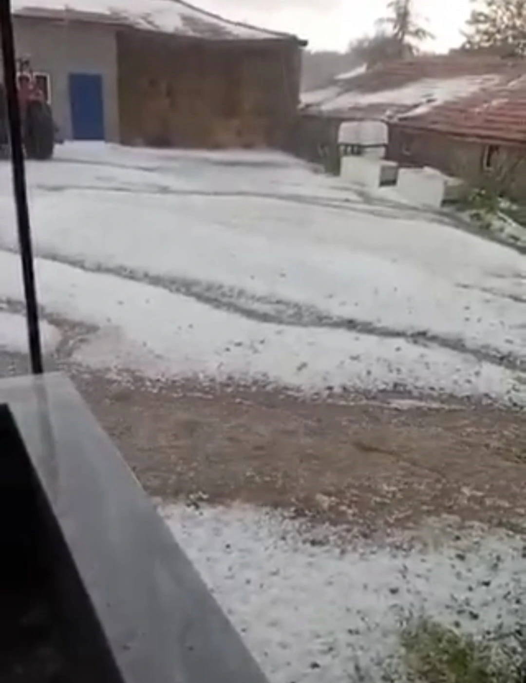 Yozgat&rsquo;ta sağanak ve dolu etkili oldu
