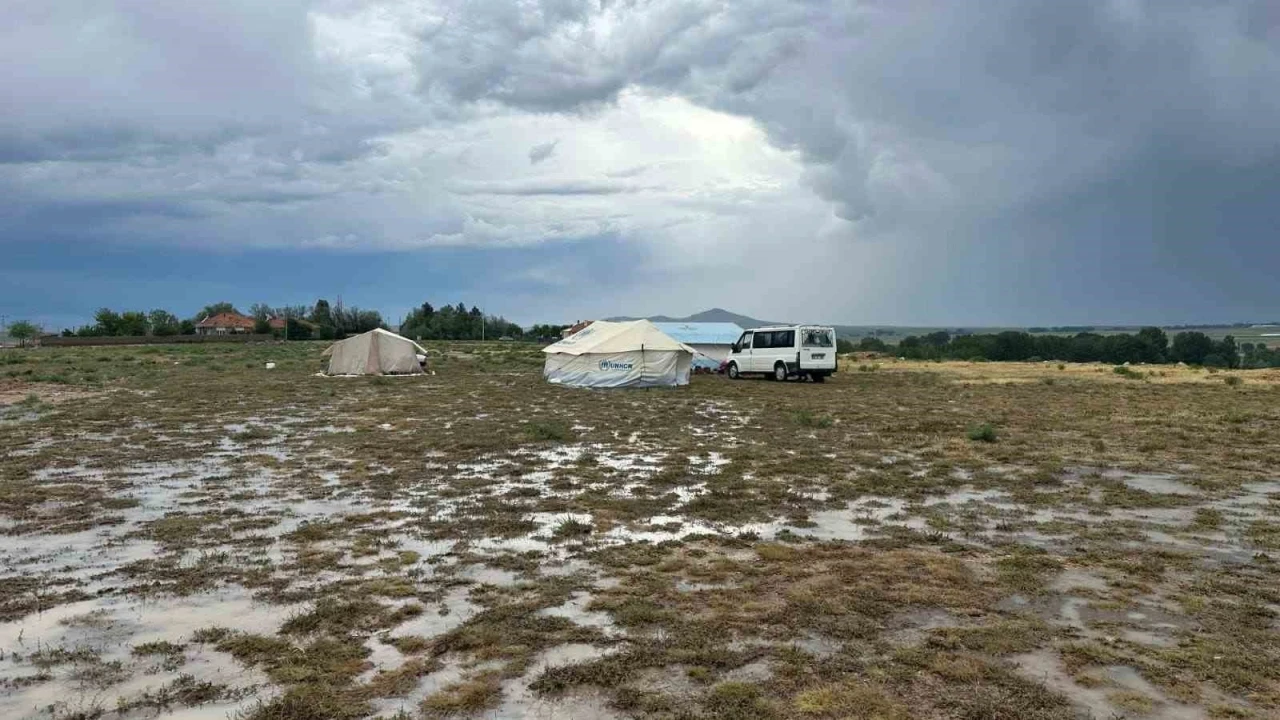 Yozgat’ta şiddetli yağış sele neden oldu

