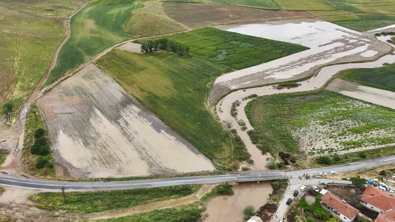 Yozgat&rsquo;ta şiddetli yağış tarım arazilerini vurdu
