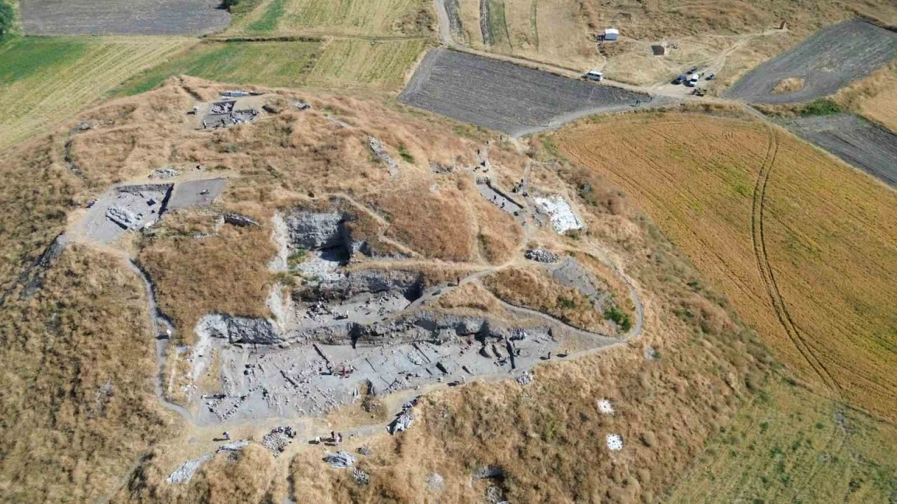Yozgat&rsquo;taki 6 bin yıllık kesintisiz yerleşim alanı: &Ccedil;adır H&ouml;y&uuml;k
