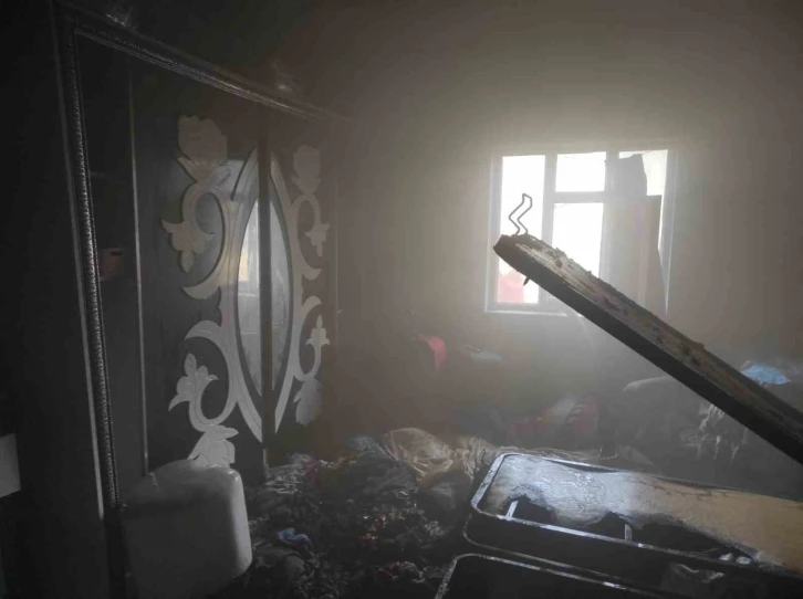 Y&uuml;ksekova&rsquo;da korkutan yangın
