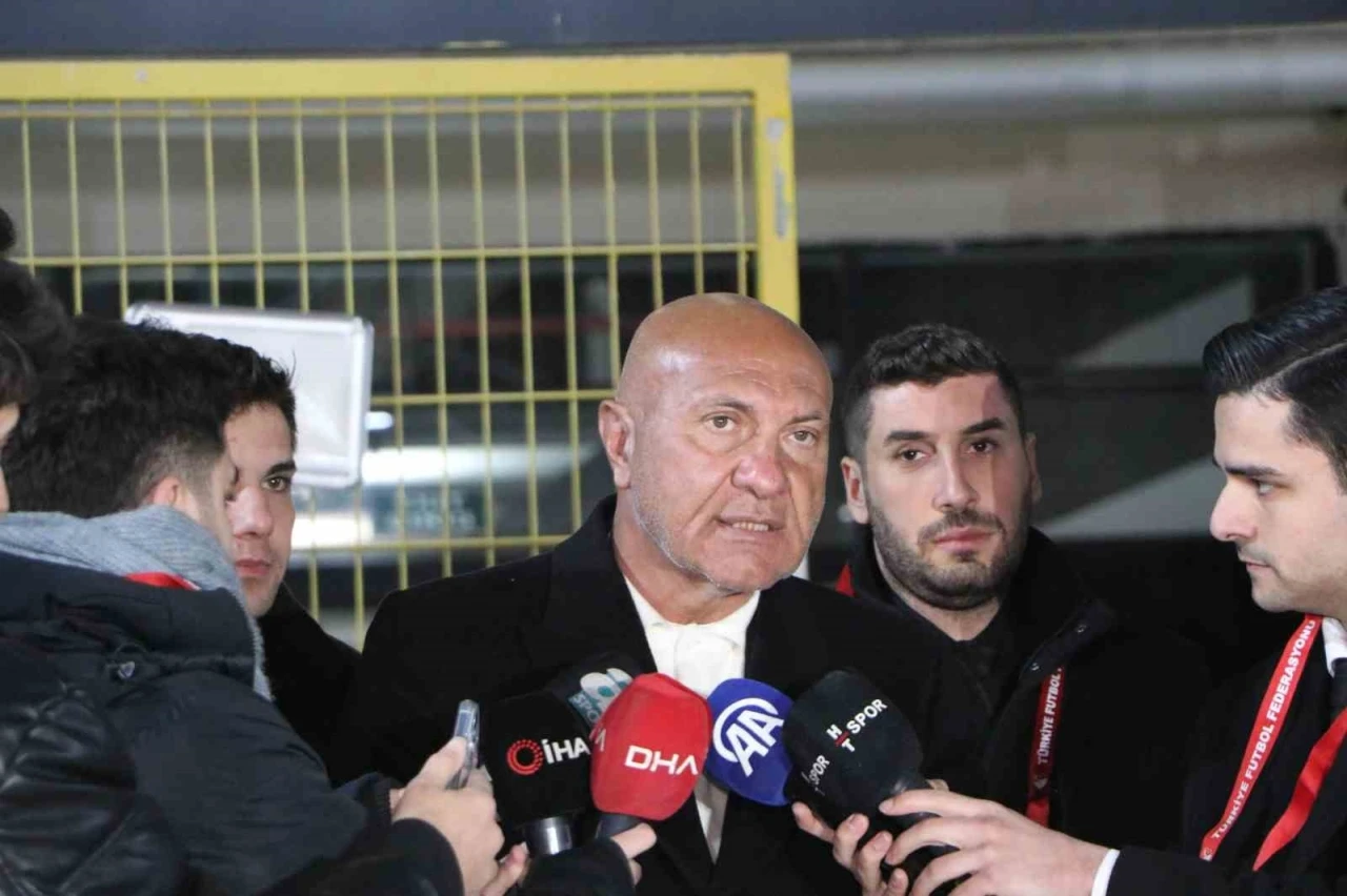 Y&uuml;ksel Yıldırım: "Kaleci İrfan Can Eğribayat transferi i&ccedil;in Fenerbah&ccedil;e ile anlaştık"
