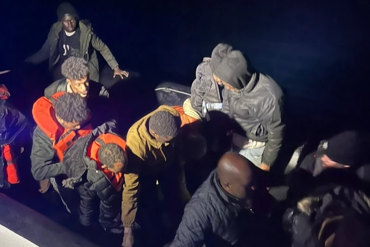 Yunanistan’ın geri ittiği 39 düzensiz göçmen kurtarıldı
