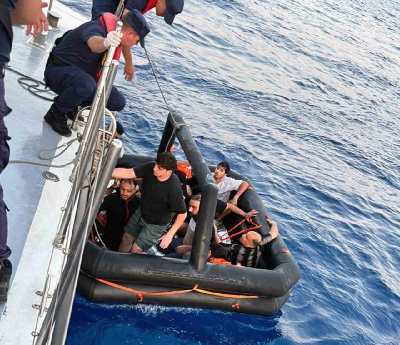 Yunanistan’ın geri ittiği can salında bir göçmen kaçakçılığı şüphelisi yakalandı
