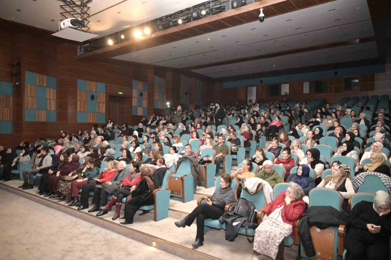 Yunus Emre, Esenyurt&rsquo;ta ilahiler ve şiirlerle anıldı
