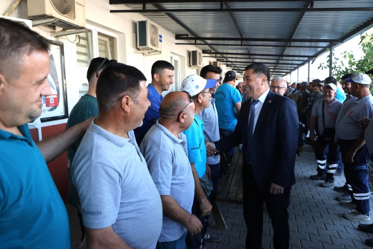 Yunusemre’de personel bayramlaştı
