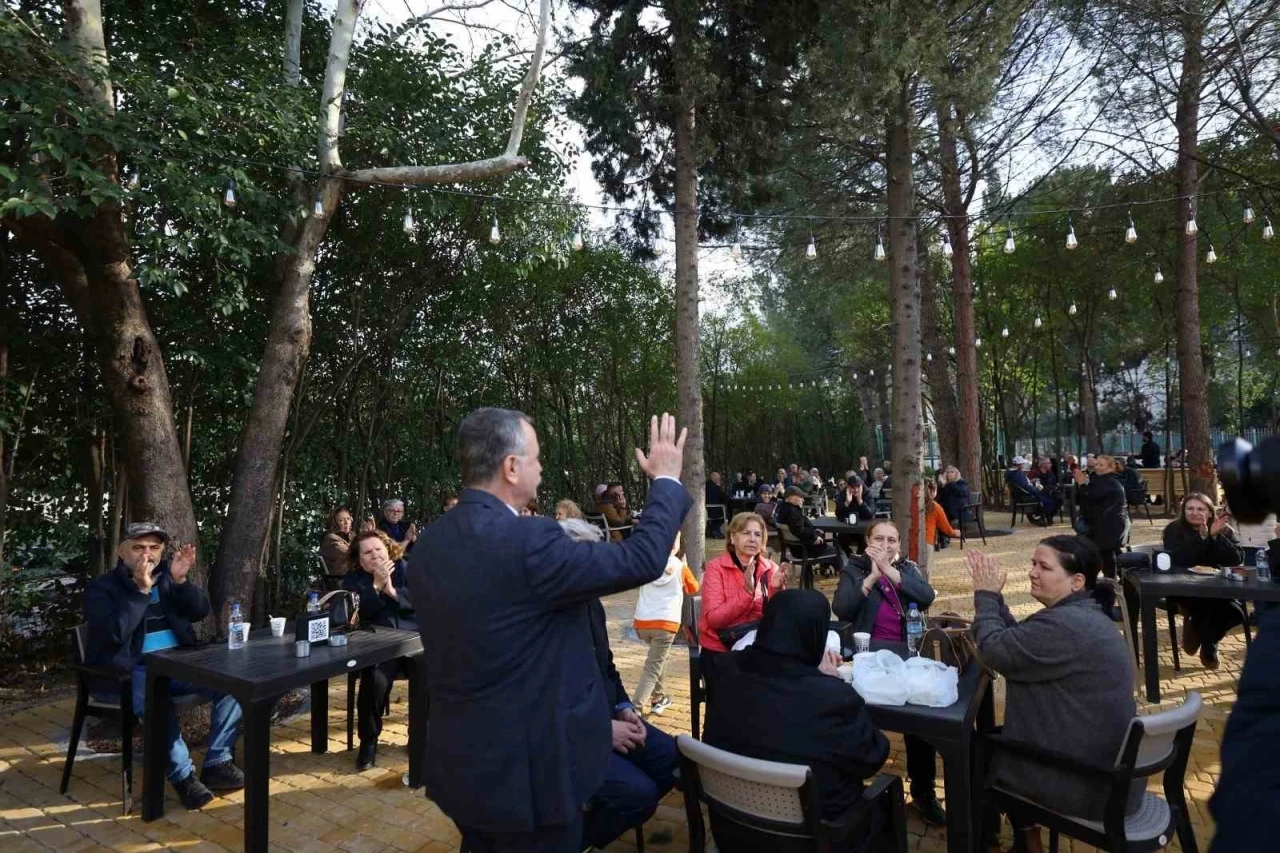 Yunusemre Emekli Kafe a&ccedil;ılışının ilk g&uuml;n&uuml;nde yoğun ilgi g&ouml;rd&uuml;
