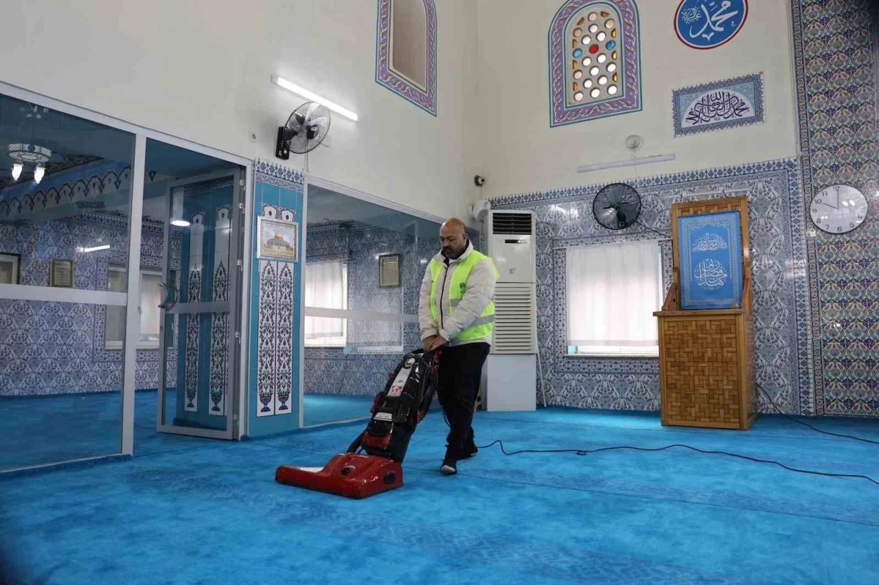 Yunusemre’nin camileri pırıl pırıl
