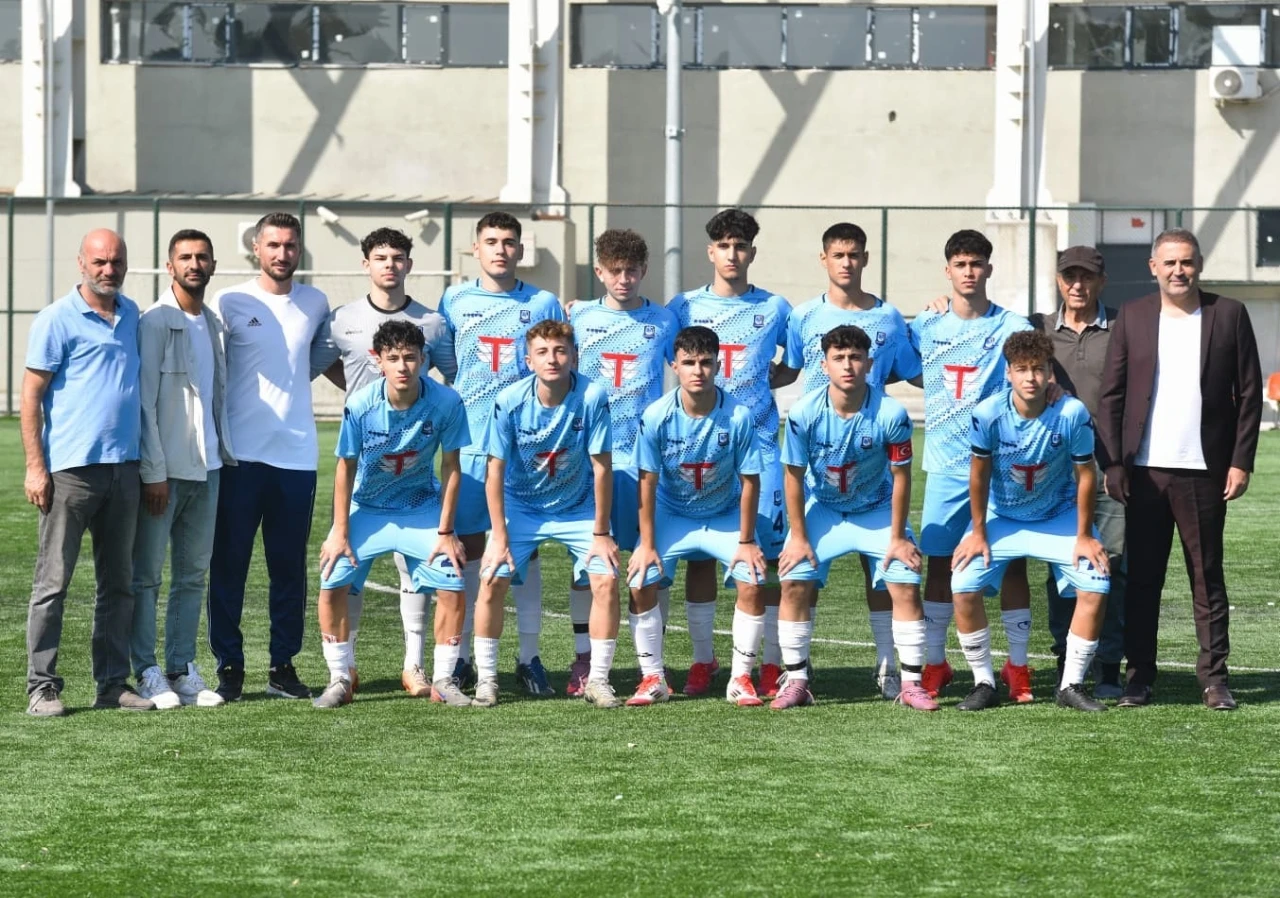Yunusemre’nin şampiyon gençleri 1. Amatör Lig’de
