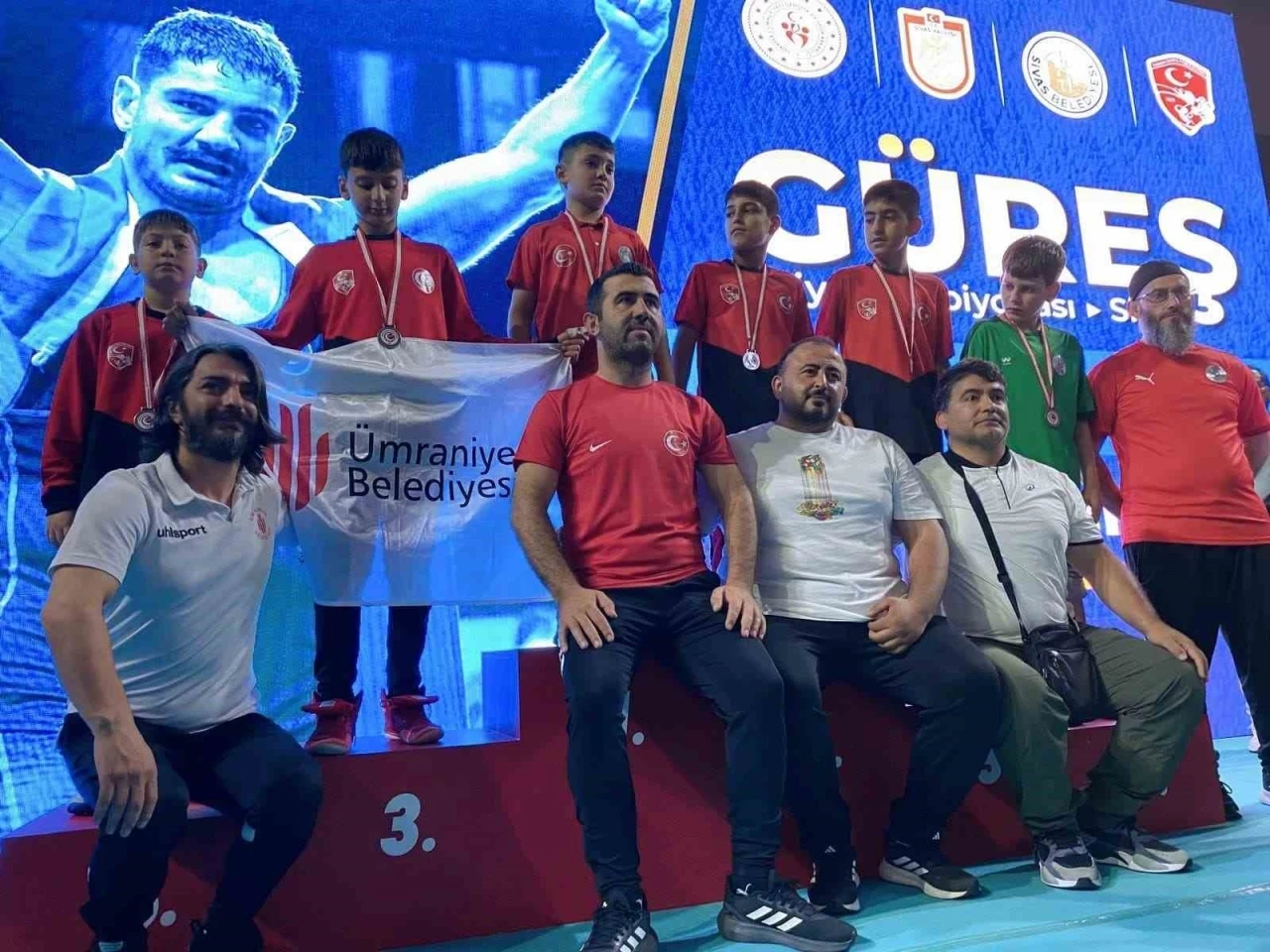 Yunusemreli güreşçiler Türkiye şampiyonu oldu
