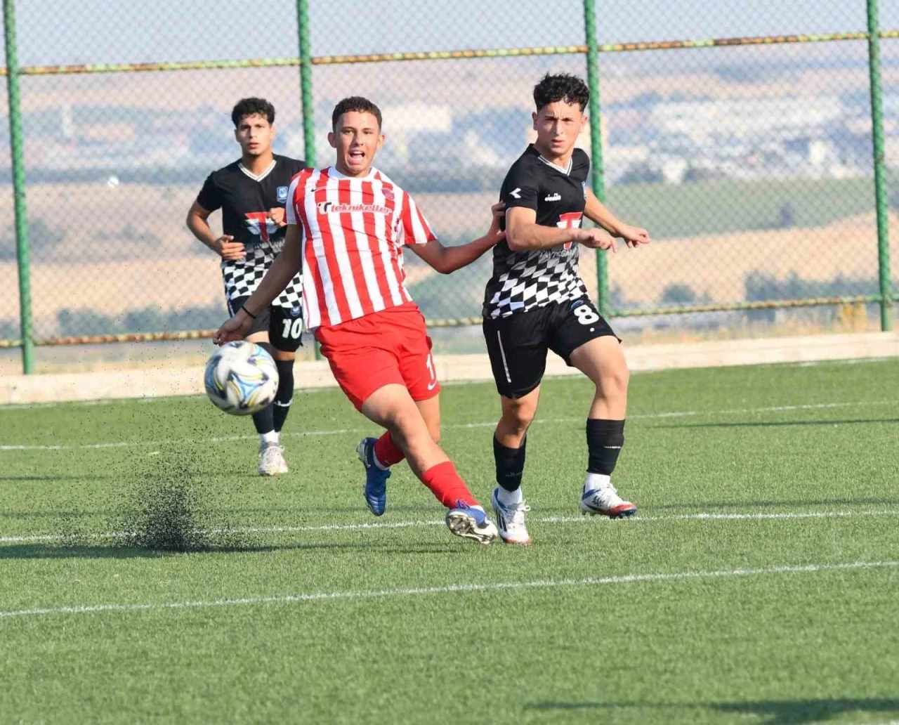 Yunusemreli U17’ler Türkiye Şampiyonasında ilk 4’e kaldı