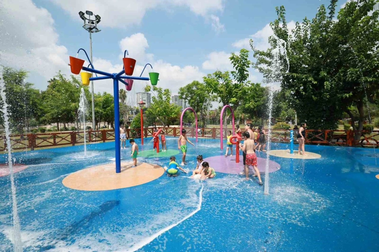 Y&uuml;reğir Belediyesi su oyun parkları yaz sezonunu a&ccedil;tı
