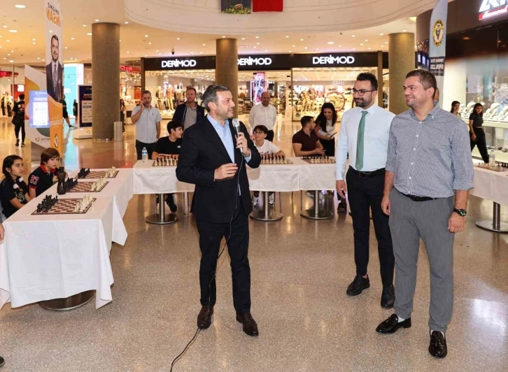 Y&uuml;reğir&rsquo;de simultane satran&ccedil; g&ouml;sterisi
