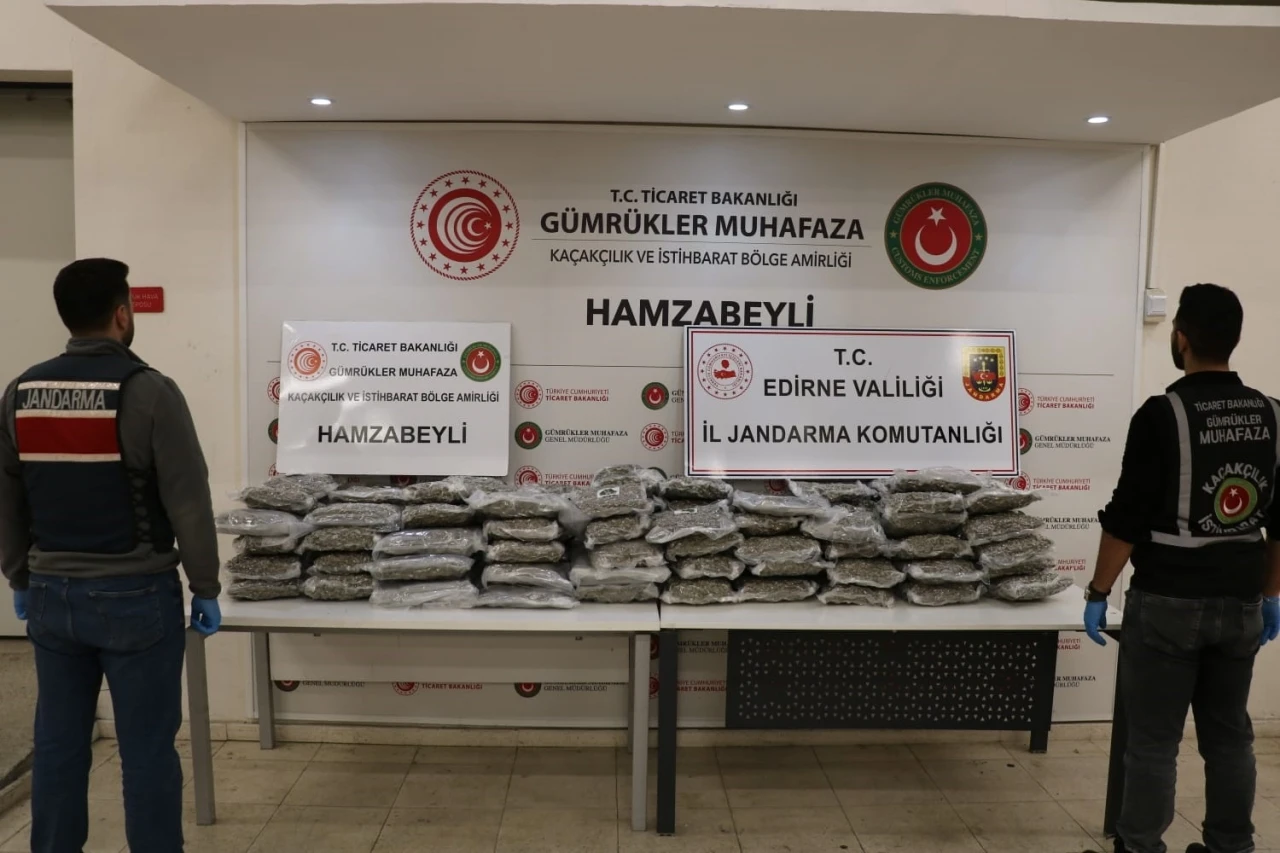 Yurt dışından getirilen zehir trafiğine büyük darbe:
