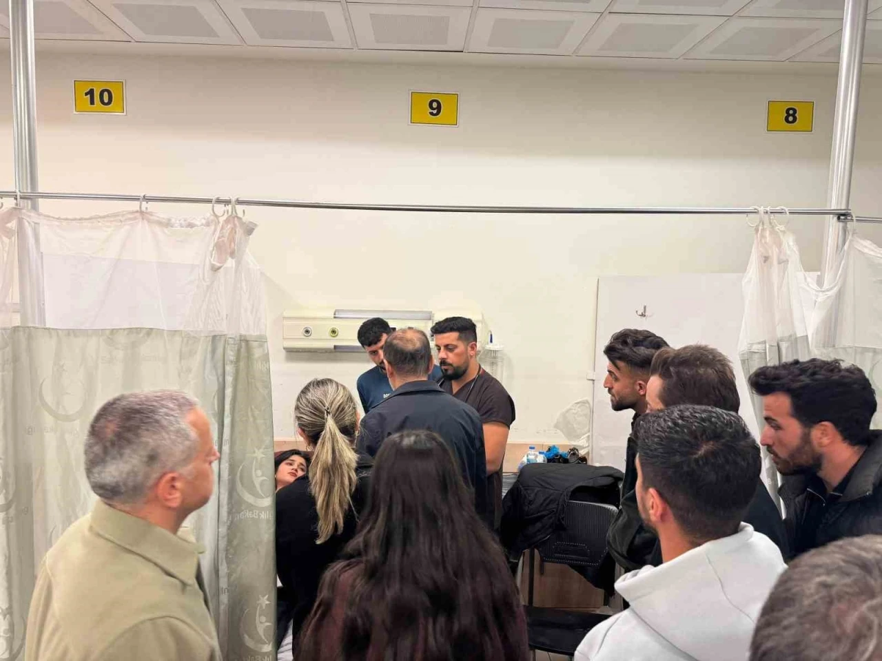 Yurtta kalan öğrenciler zehirlenme şüphesiyle hastaneye kaldırıldı
