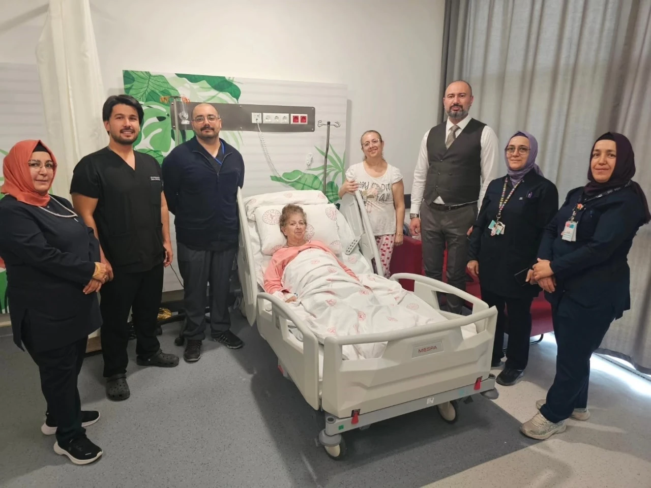 Y&uuml;r&uuml;yemeyen hasta başarılı ameliyatla yeniden ayağa kalktı
