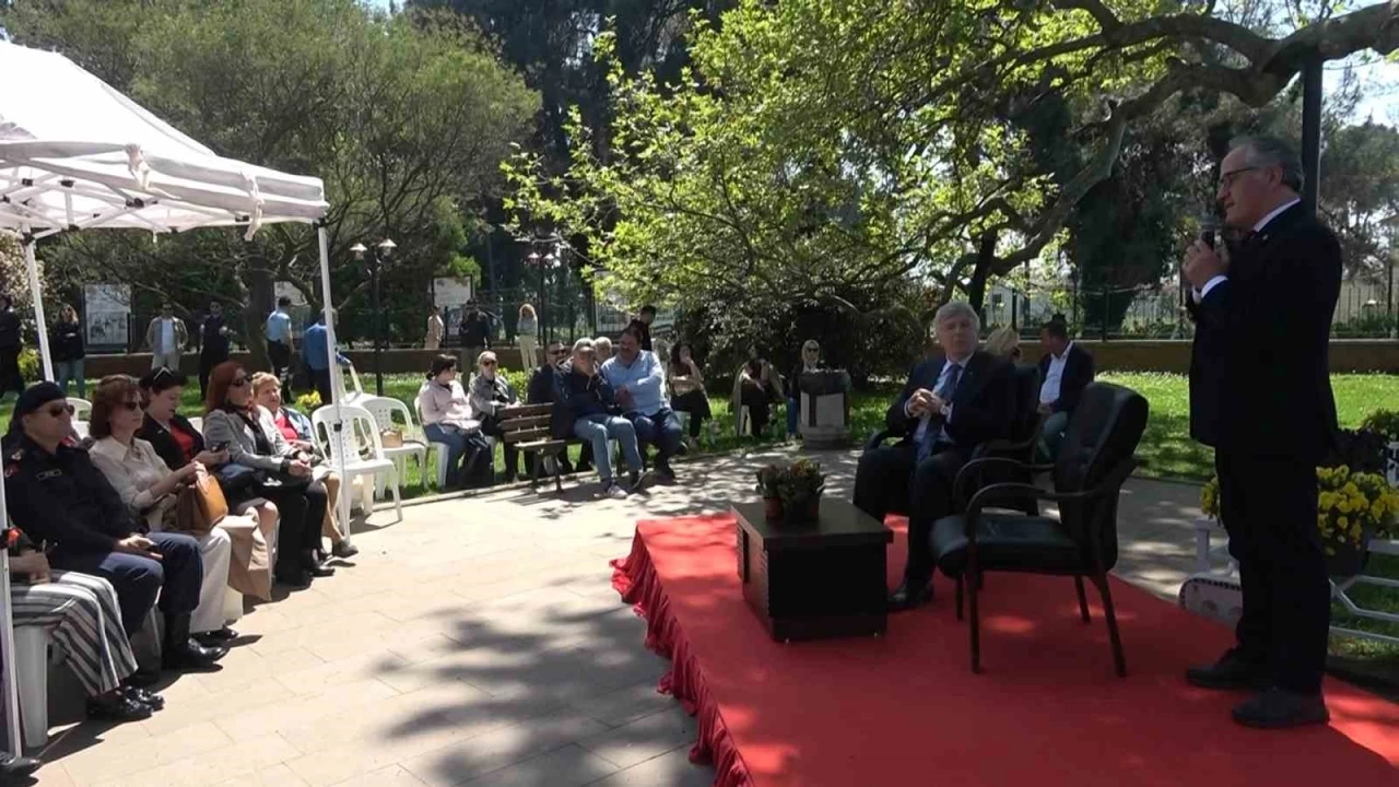 Yürüyen Köşk’teki söyleşide 100 yaşının üzerindeki anıt ağaçlar ele alındı
