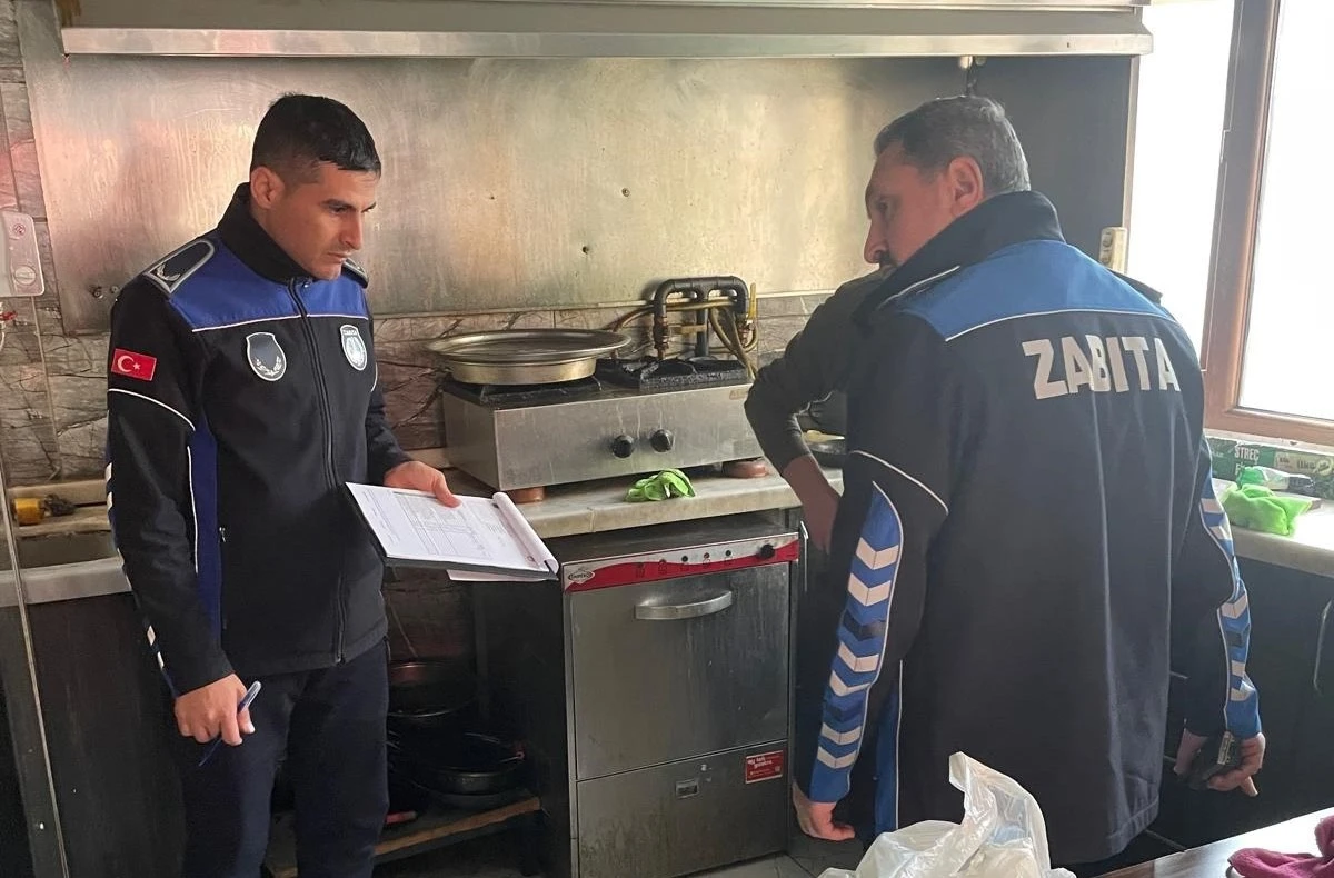 Zabıtadan yeni yıl &ouml;ncesi sıkı denetim
