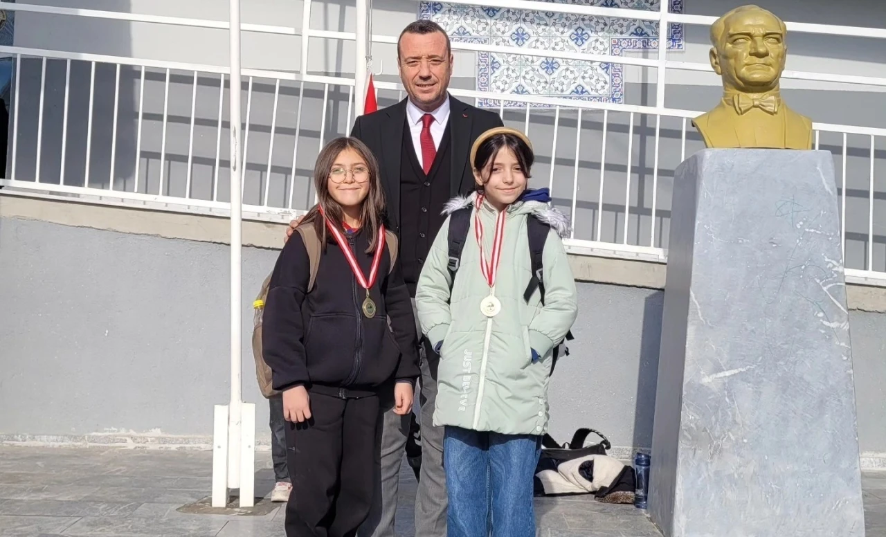 Zafer İlkokulu il d&uuml;zeyindeki başarılarıyla Altıntaş&rsquo;ın gururu oldu
