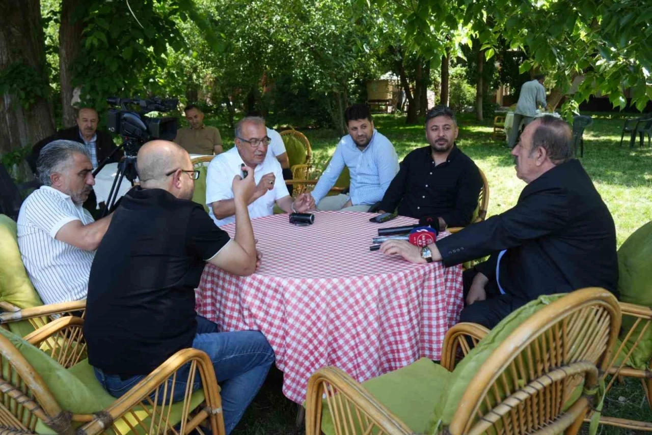 Zeki Eker: &quot;Muşspor’un 2. Lig’e yükselmesi 35 yıllık hasreti sona erdirdi&quot;
