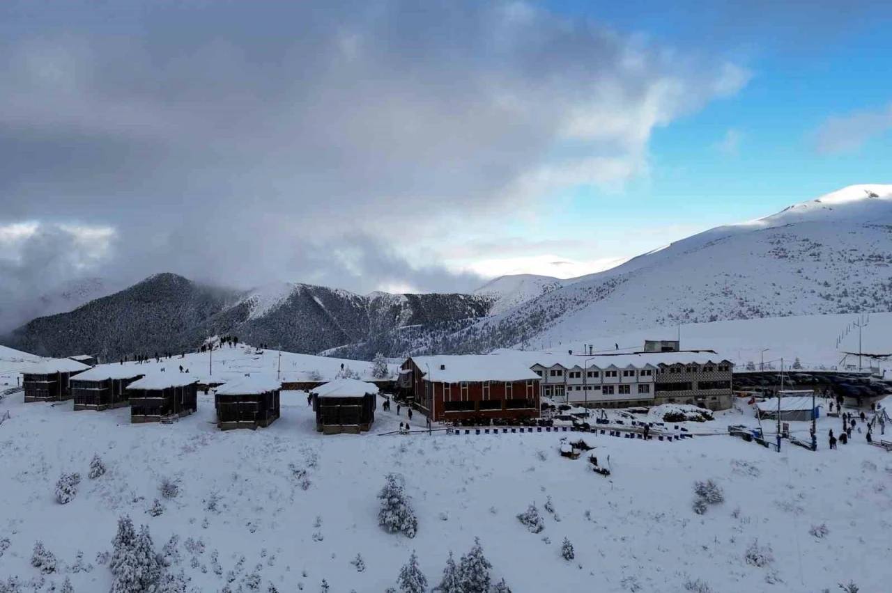Zigana’nın zirvesinde &quot;kar&quot; yoğunluğu
