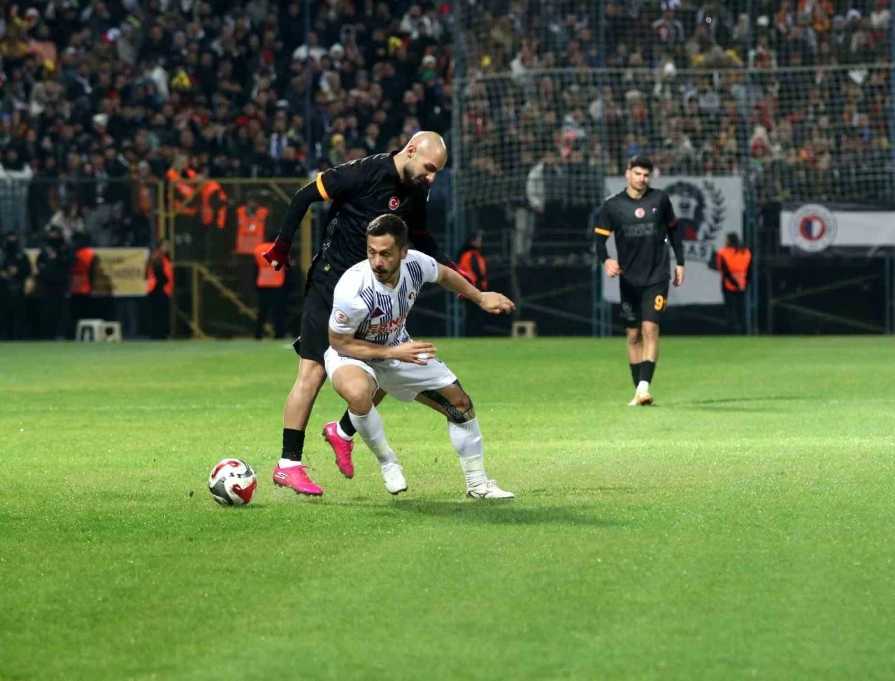 Ziraat T&uuml;rkiye Kupası: Fethiyespor: 0 - Galatasaray: 0 (İlk yarı)
