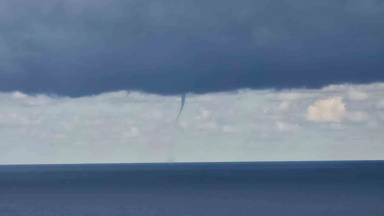 Zonguldak açıklarında art arda hortumlar görüldü