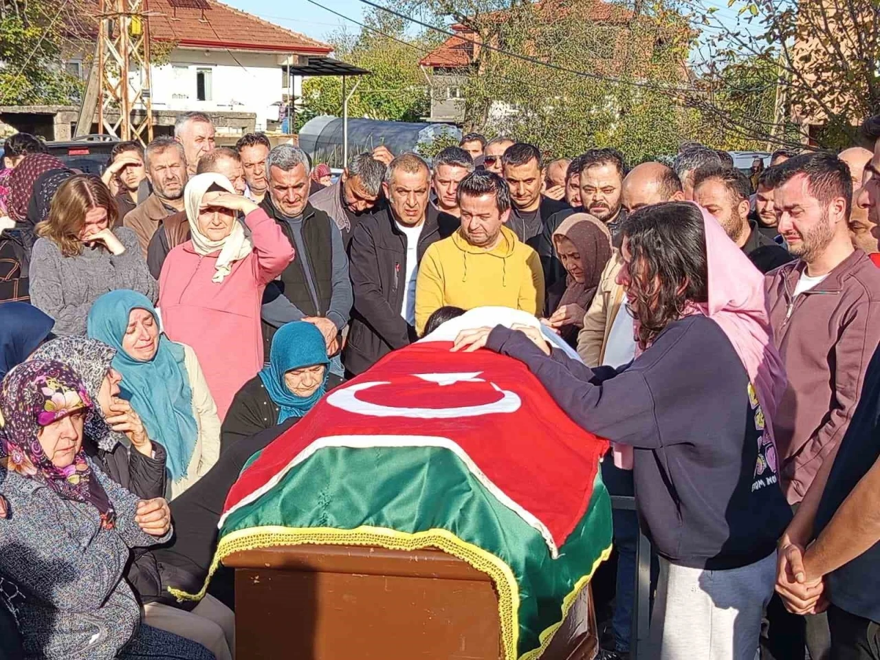 Zonguldak’ta kahvehane baskınında ölen 2 kişi toprağa verildi
